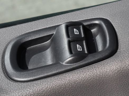 Used 2022 Ford E-Transit Medium Roof RWD image 22