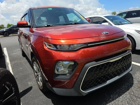 Used 2020 Kia Soul LX FWD image 2