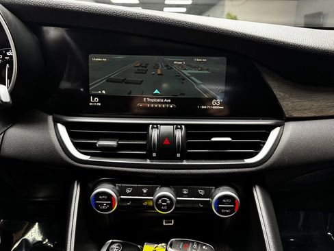 Used 2019 Alfa Romeo Giulia Ti w/ Nero Edizione image 24
