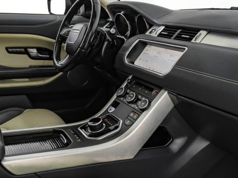 Used 2017 Land Rover Range Rover Evoque SE Premium image 22