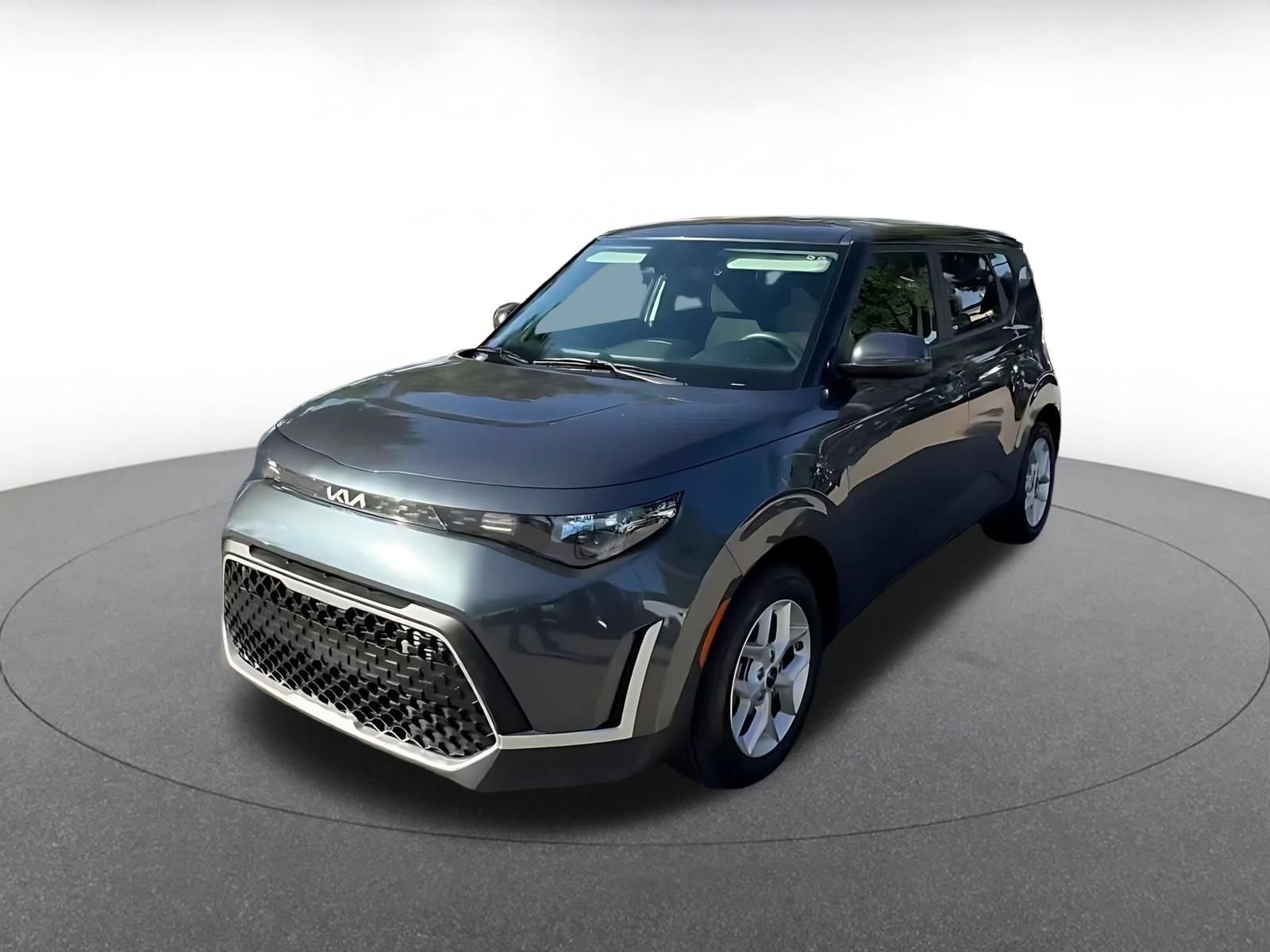 Used 2025 Kia Soul LX w/ LX Technology Package FWD image 6