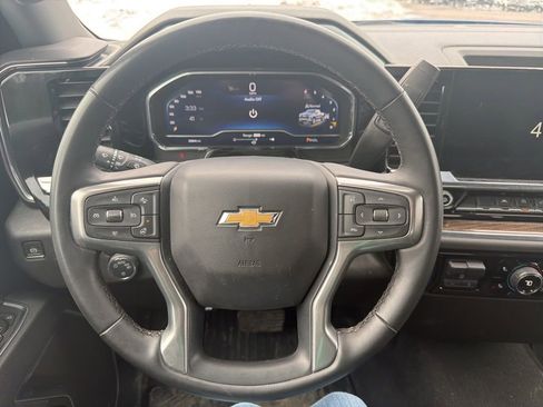 Used 2025 Chevrolet Silverado 1500 LT AWD/4WD image 19