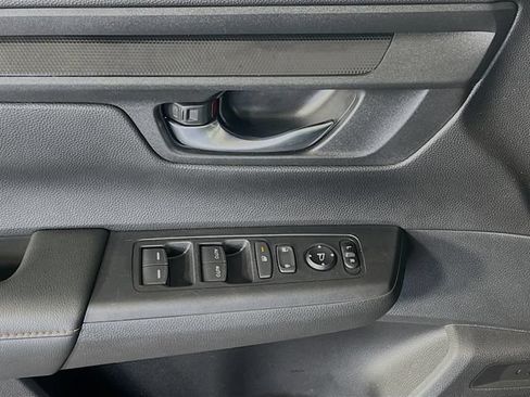 Used 2025 Honda CR-V Sport image 12