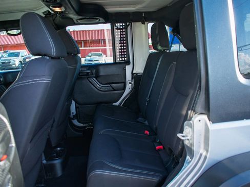 Used 2014 Jeep Wrangler Unlimited Sahara w/ Max Tow Package image 27