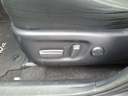 Used 2018 Toyota RAV4 XLE FWD image 9