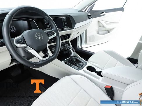 Used 2023 Volkswagen Jetta SE w/ Panoramic Sunroof Package image 56