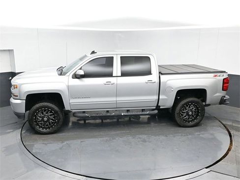 Used 2018 Chevrolet Silverado 1500 LT w/ All Star Edition image 30