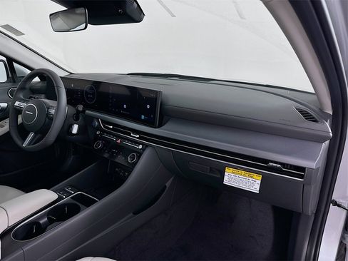 Certified 2024 Hyundai Sonata SEL w/ Convenience Package image 28