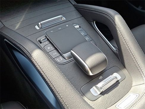 Used 2026 Mercedes-Benz GLS 450 4MATIC image 15
