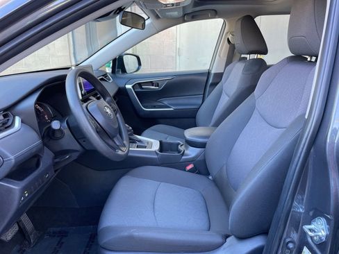 Used 2025 Toyota RAV4 XLE image 28