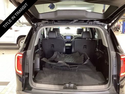 Used 2023 GMC Acadia SLT w/ Elevation Edition AWD/4WD image 16