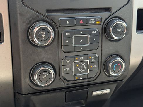 Used 2013 Ford F150 XLT w/ Luxury Equipment Group AWD/4WD image 18