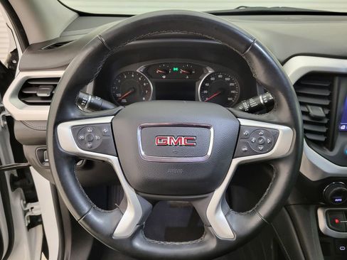 Certified 2023 GMC Acadia SLT image 5