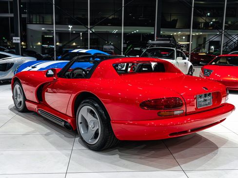 Used 1993 Dodge Viper RT/10 image 2