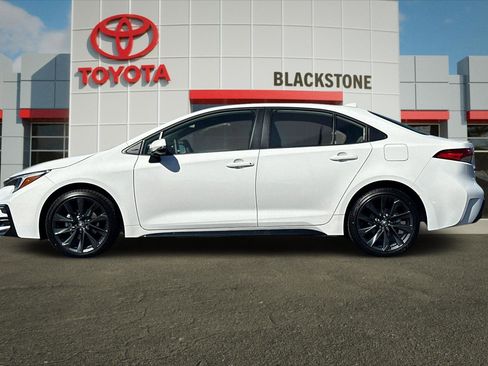 Used 2026 Toyota Corolla SE w/ SE Package FWD image 6