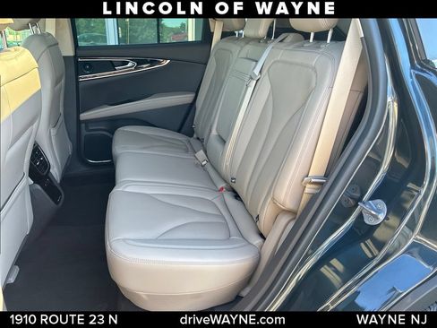 Certified 2023 Lincoln Nautilus Reserve w/ Luxury Package AWD/4WD image 23