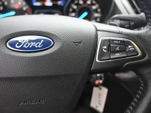 Used 2017 Ford Escape SE w/ Equipment Group 201A FWD image 14