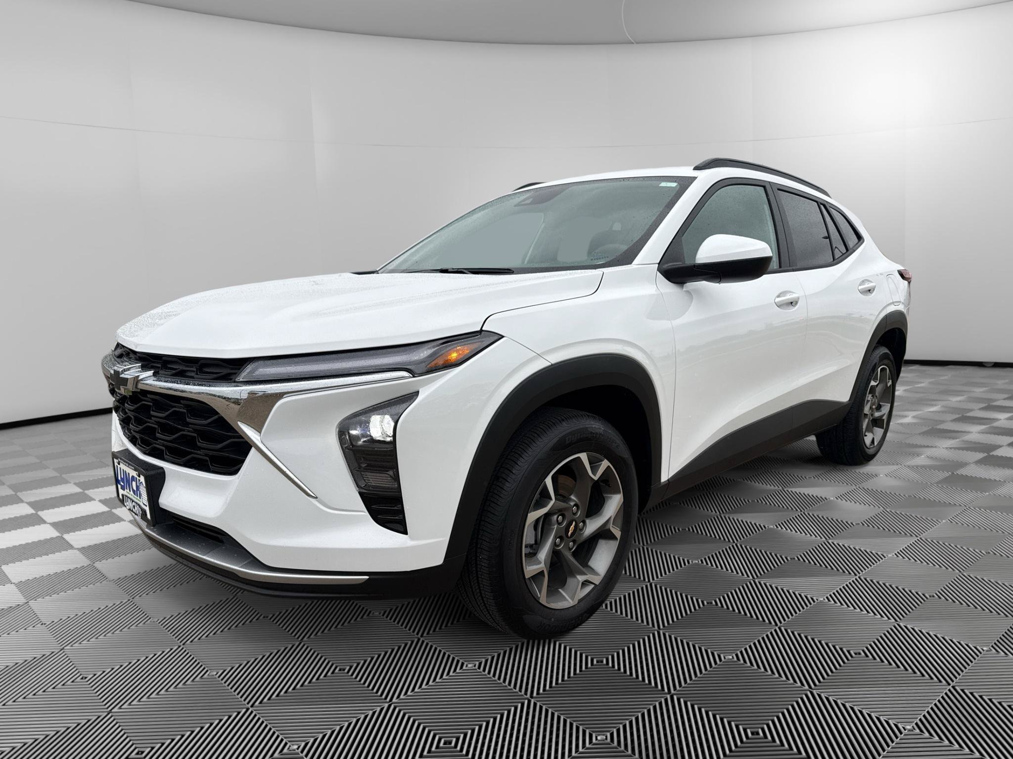New 2026 Chevrolet Trax LT w/ LPO, Blackout Package FWD image 1