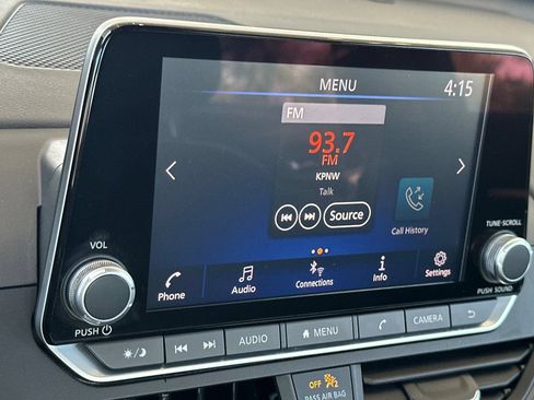 Used 2023 Nissan Altima 2.5 SR FWD image 18