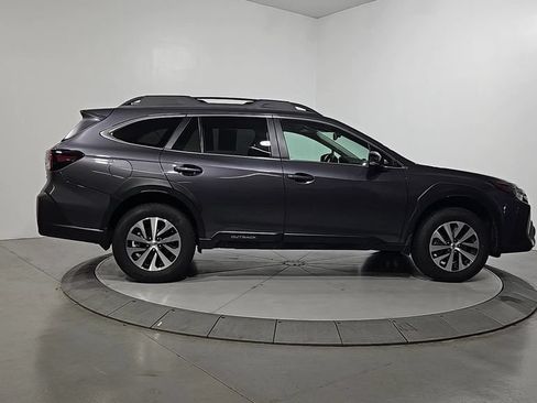 Certified 2025 Subaru Outback Premium AWD/4WD image 8