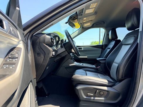 Certified 2023 Ford Explorer XLT w/ Equipment Group 202A RWD image 21