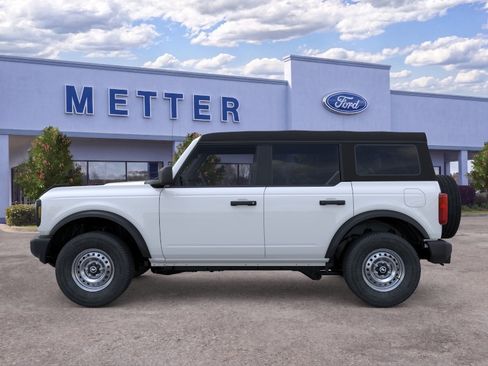New 2025 Ford Bronco 4-Door AWD/4WD image 3