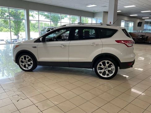 Used 2013 Ford Escape Titanium w/ Parking Technology Pkg FWD image 4