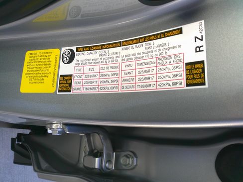 Used 2025 Toyota RAV4 XLE image 32