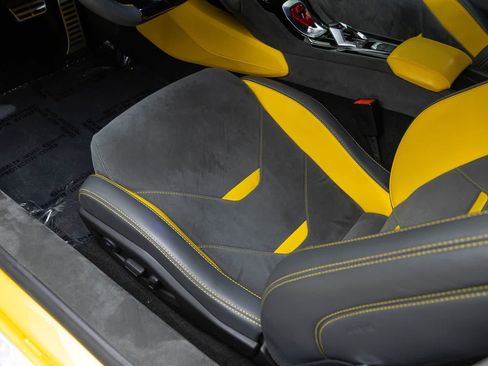 Used 2023 Lamborghini Huracan Tecnica RWD image 25