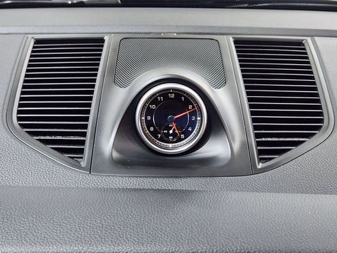 Used 2021 Porsche Macan image 35