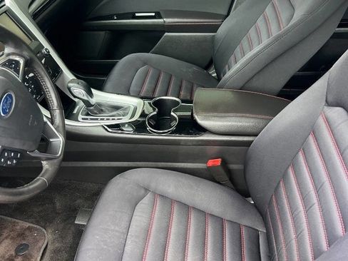 Used 2015 Ford Fusion SE FWD image 9