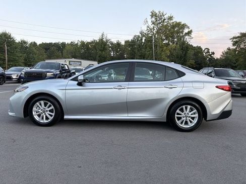 Used 2025 Toyota Camry LE FWD image 6