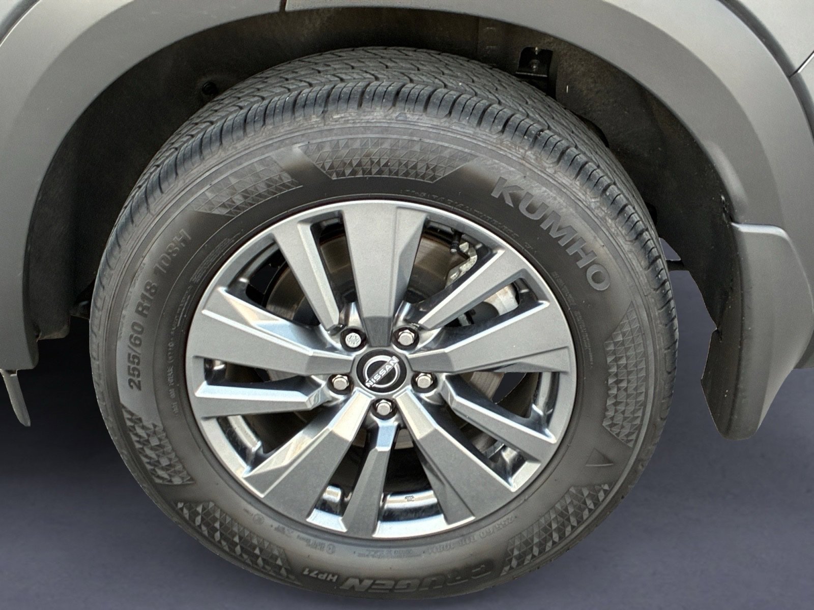 Used 2026 Nissan Pathfinder SV FWD image 9
