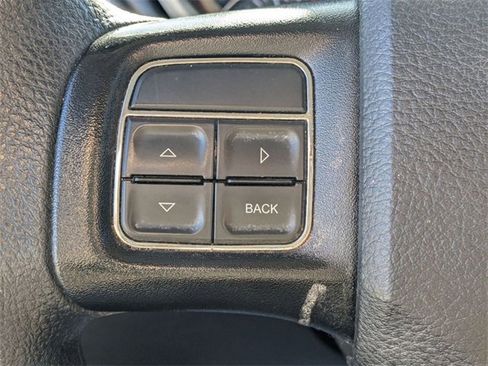 Used 2020 Dodge Journey SE image 23