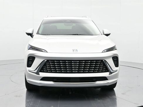 Certified 2024 Buick Envision Avenir image 2