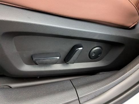 New 2026 Mitsubishi Outlander SEL image 11