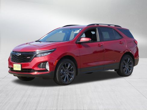 Used 2024 Chevrolet Equinox RS w/ RS Leather Package AWD/4WD image 3