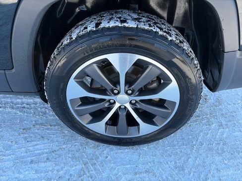 Used 2022 Jeep Cherokee Limited w/ Elite Package AWD/4WD image 16