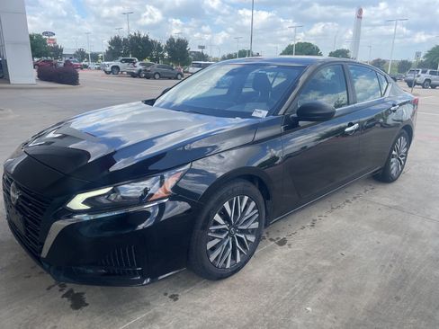 Used 2024 Nissan Altima 2.5 SV image 27
