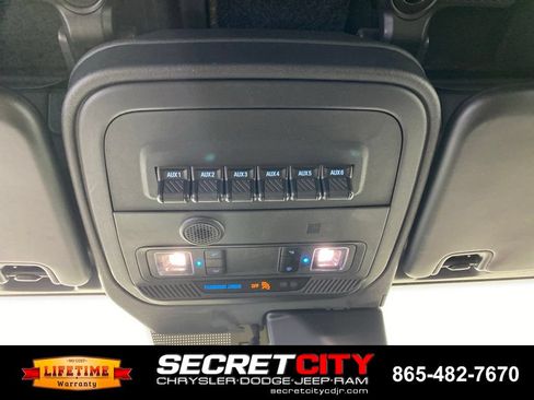 Used 2022 Ford Bronco Wildtrak AWD/4WD image 18