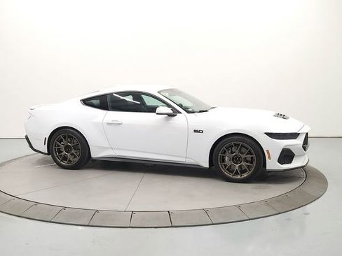 Used 2025 Ford Mustang GT RWD image 8