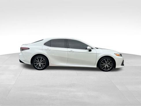 Used 2024 Toyota Camry XLE image 6