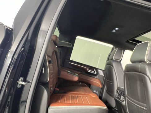 Used 2024 GMC Sierra 3500 Denali Ultimate image 27