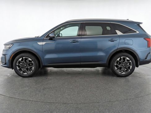 Used 2024 Kia Sorento S AWD/4WD image 5