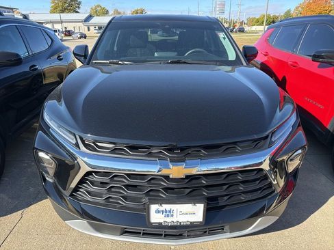 Used 2024 Chevrolet Blazer LT image 2