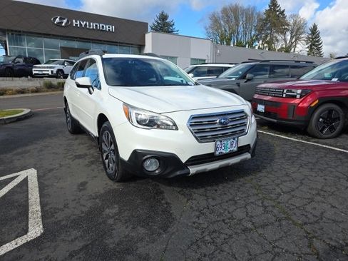 Used 2017 Subaru Outback 3.6R Limited image 2