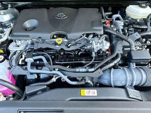 Used 2025 Toyota Camry SE w/ Convenience Package FWD image 12