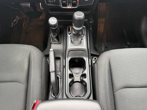 Used 2021 Jeep Gladiator Sport AWD/4WD image 15