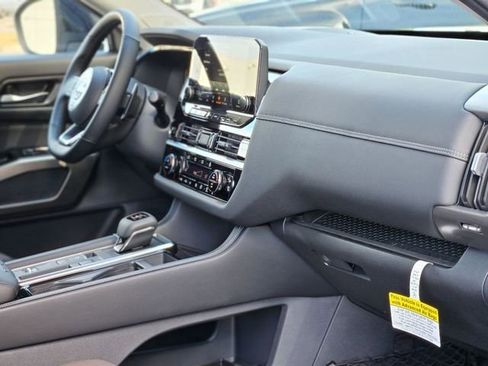 New 2025 Nissan Pathfinder Platinum w/ Cargo Package image 10