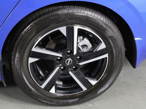 Used 2025 Nissan Sentra SV image 13